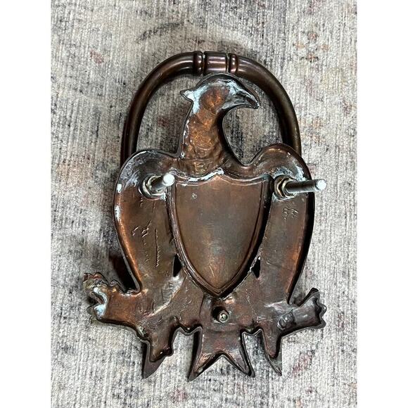 Vintage Brass American Eagle Door Knocker w/ mounting hardware. - Picture 6 of 8